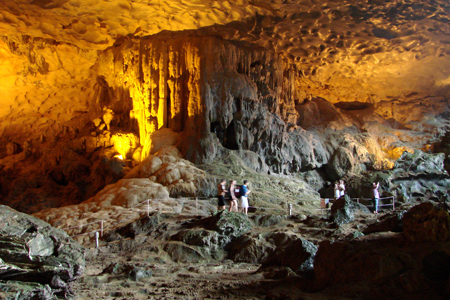 Sung Sot Cave, Halong Bay