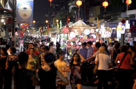 Dong Xuan Night Market