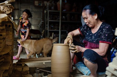 Huong Canh Pottery Village