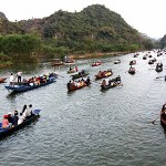 Boat trip along Yen River