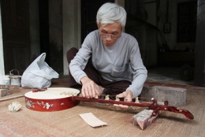 Dao Xa Traditional Musical Instruments Making Village