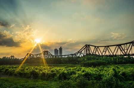 Long Bien Bridge - the oldest bridge in Hanoi