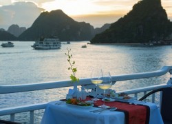 Romantic Dining on the sundeck, V Spirit Cruise