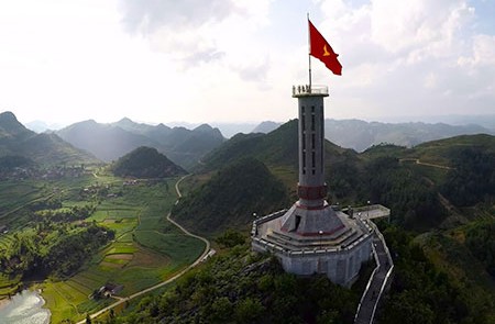 Lung Cu flag Tower