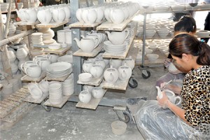 Bach Lien Ceramic Village