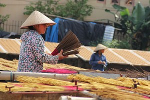 Cao Thon Incense Village