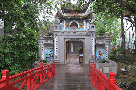 Ngoc Son temple