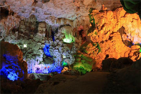 Thien Cung Cave (Heavenly Palace Cave)