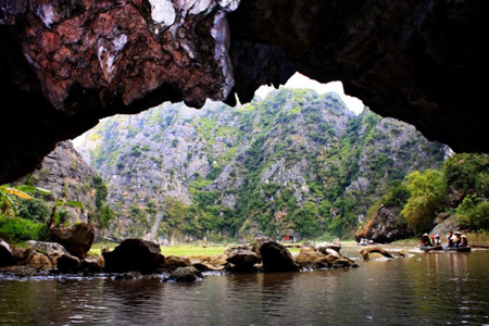 Xuyen Thuy Cave