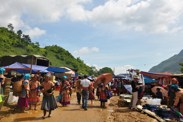 Sapa Can Cau Ethnic Market