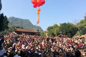 Impressive Perfume Pagoda Festival