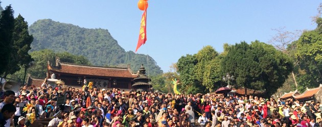 Impressive Perfume Pagoda Festival