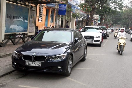 Car rental services in Hanoi