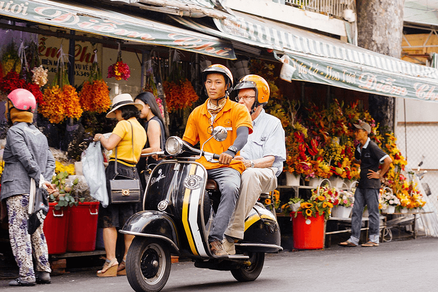 Ninh Hiep Market - Hanoi travel packages