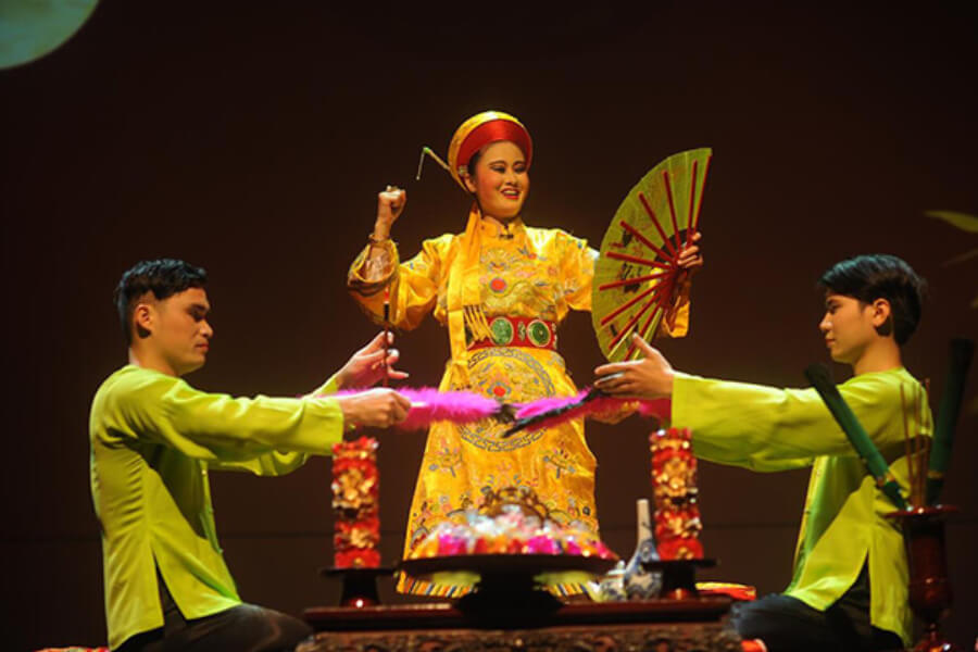 A Performance at Four Palaces Show - My Hanoi Tours
