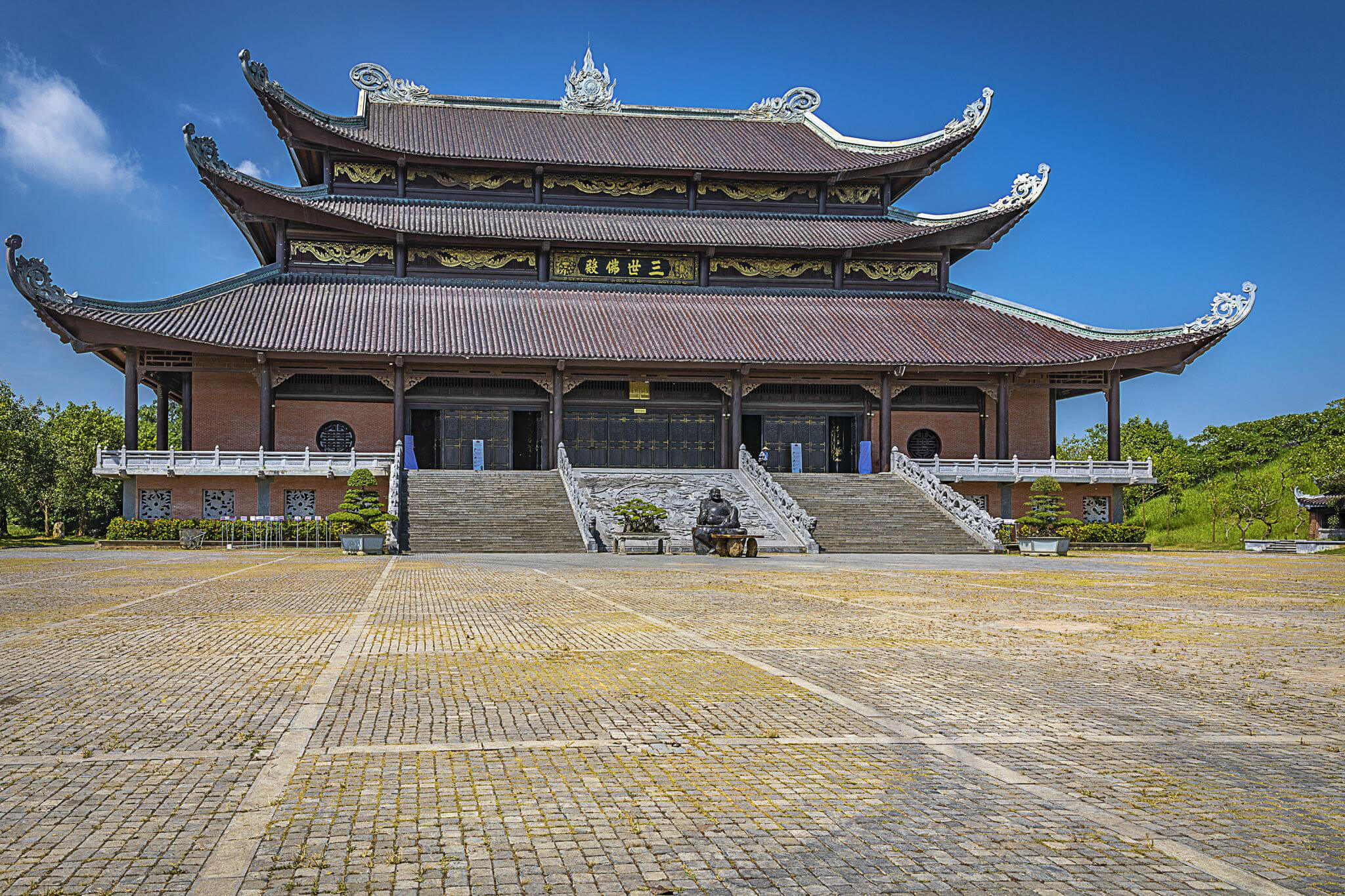 Bai Dinh Pagoda - My Hanoi travel packages