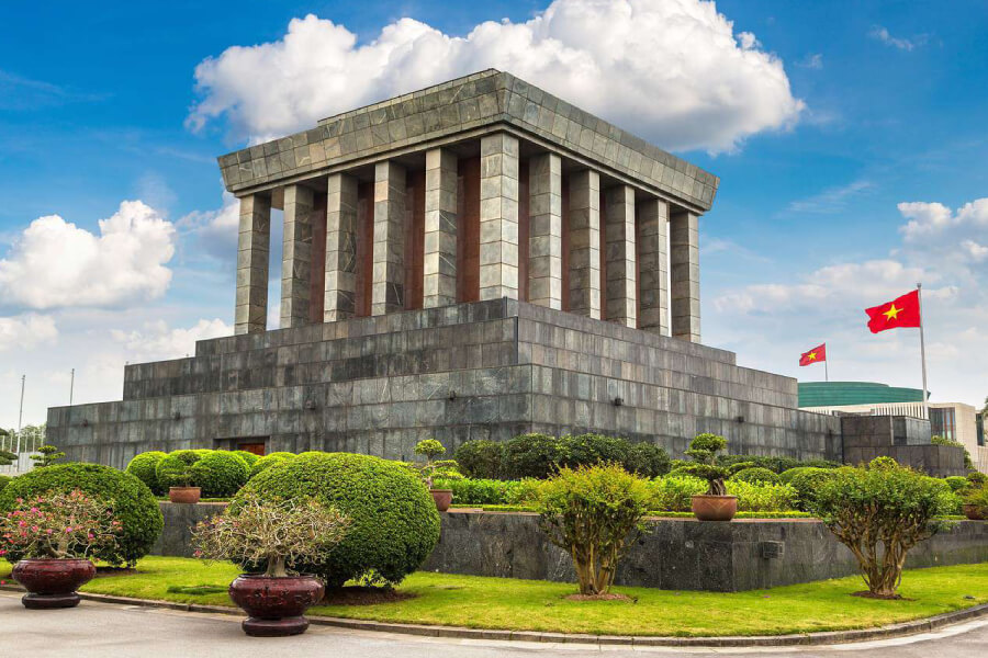Ho Chi Minh Mausoleum complex - My Hanoi Tours