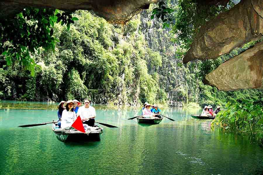 Hoa Lu and Tam Coc tour