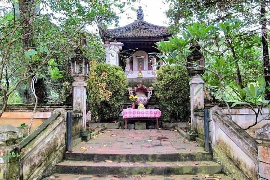 Ngo Quyen Temple - My Hanoi Tours