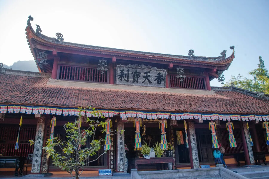 Perfume Pagoda_My Hanoi Tours