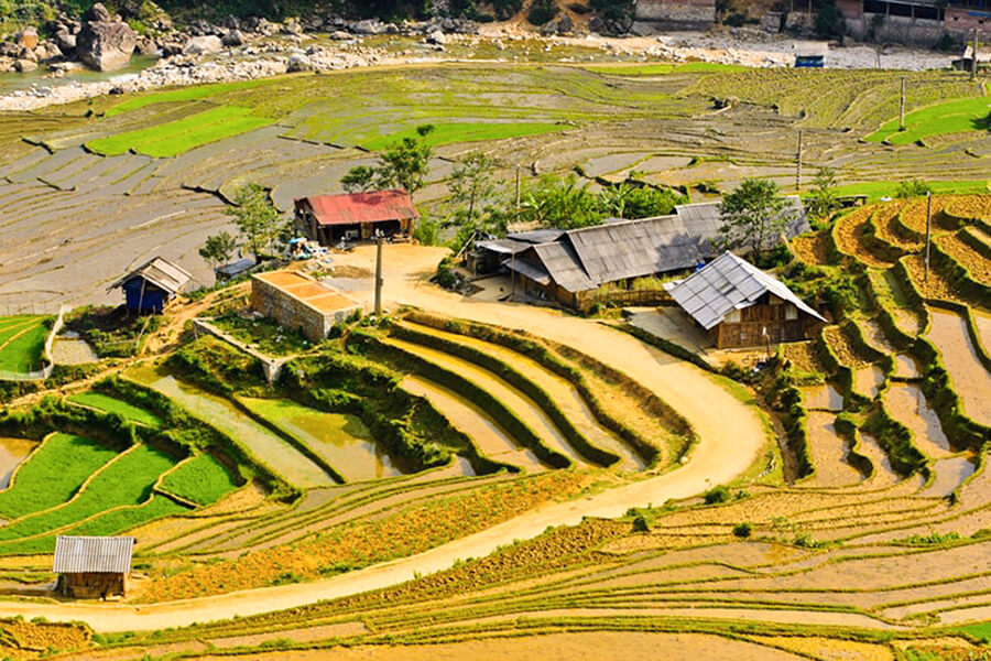 Ta Van Village Sapa - Hanoi Tours