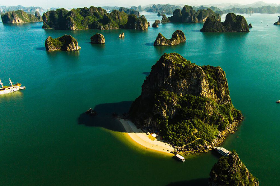 Viet Nam Ha Long Bay - Hanoi tour packages