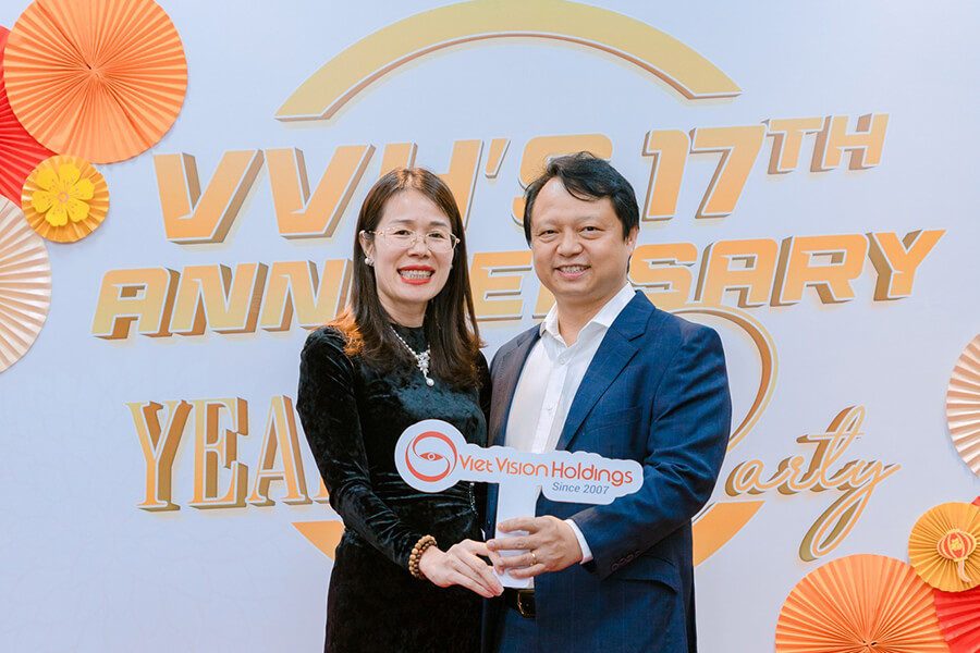  Ms. Hana Nguyen (CEO) – Mr. Henry Le (Chairman of the Board)