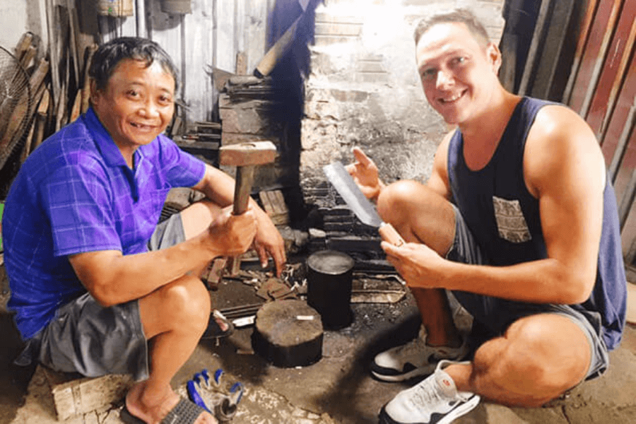 Knife making class in Da Sy village which is involved in Hanoi countryside tour