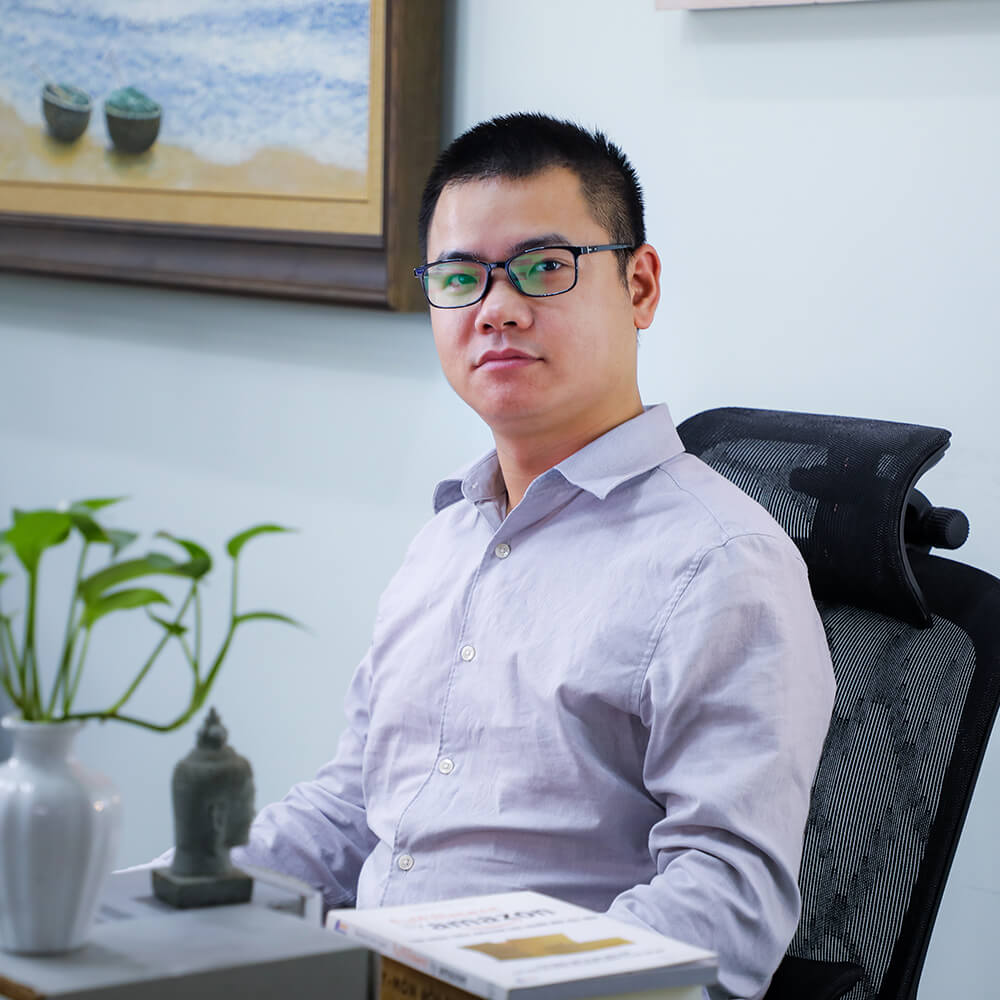 Nguyen Van Tuyen Marketing Manager
