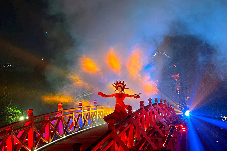 Ngoc Son Temple Night Tour - Mysterious Night1