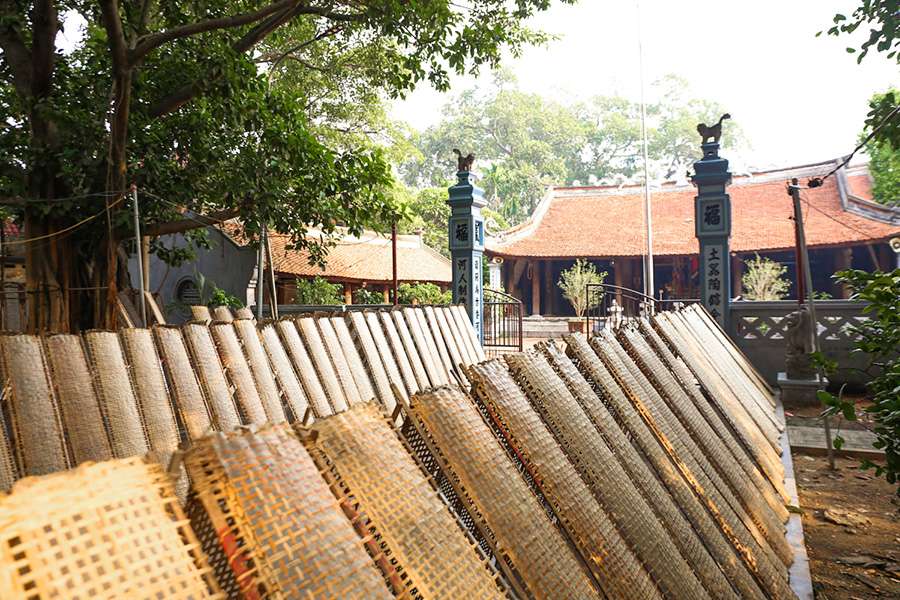 Tho Ha rice paper village - Hanoi village tours